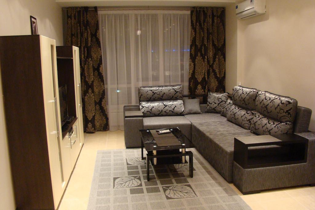 Alex Apartments On Lva Tolstogo Kiev Esterno foto
